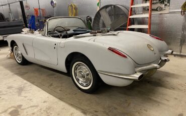 Chevrolet-Corvette-Cabriolet-1960-2