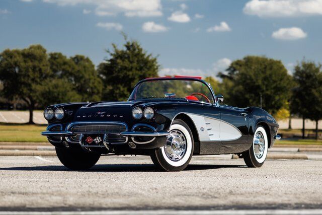 Chevrolet-Corvette-Cabriolet-1961-1