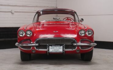 Chevrolet-Corvette-Cabriolet-1961-2