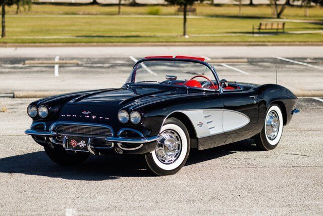 Chevrolet-Corvette-Cabriolet-1961-2