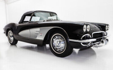 Chevrolet-Corvette-Cabriolet-1961-3