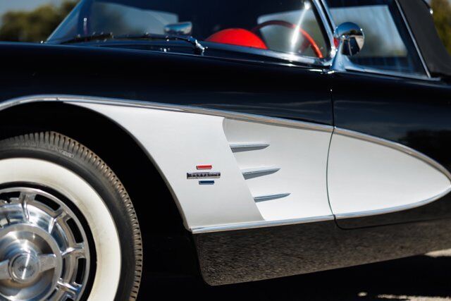 Chevrolet-Corvette-Cabriolet-1961-30