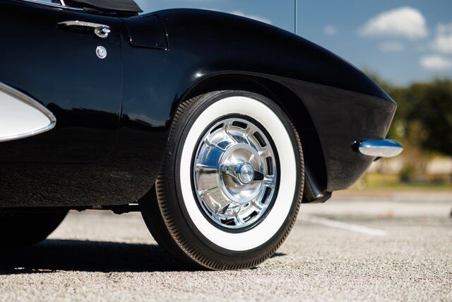 Chevrolet-Corvette-Cabriolet-1961-31