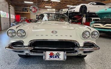 Chevrolet-Corvette-Cabriolet-1962-1