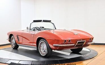 Chevrolet-Corvette-Cabriolet-1962-Burgundy-Black-96718-3