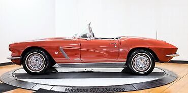 Chevrolet-Corvette-Cabriolet-1962-Burgundy-Black-96718-4