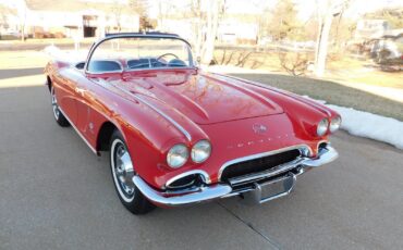 Chevrolet-Corvette-Cabriolet-1962-Red-Black-131857-10