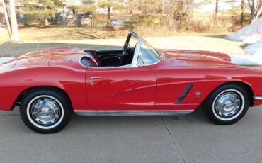 Chevrolet-Corvette-Cabriolet-1962-Red-Black-131857-12