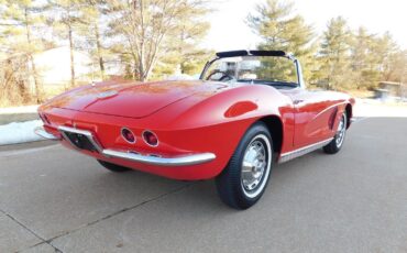 Chevrolet-Corvette-Cabriolet-1962-Red-Black-131857-15