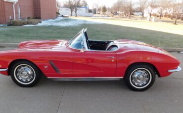 Chevrolet-Corvette-Cabriolet-1962-Red-Black-131857-21