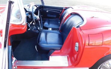 Chevrolet-Corvette-Cabriolet-1962-Red-Black-131857-25