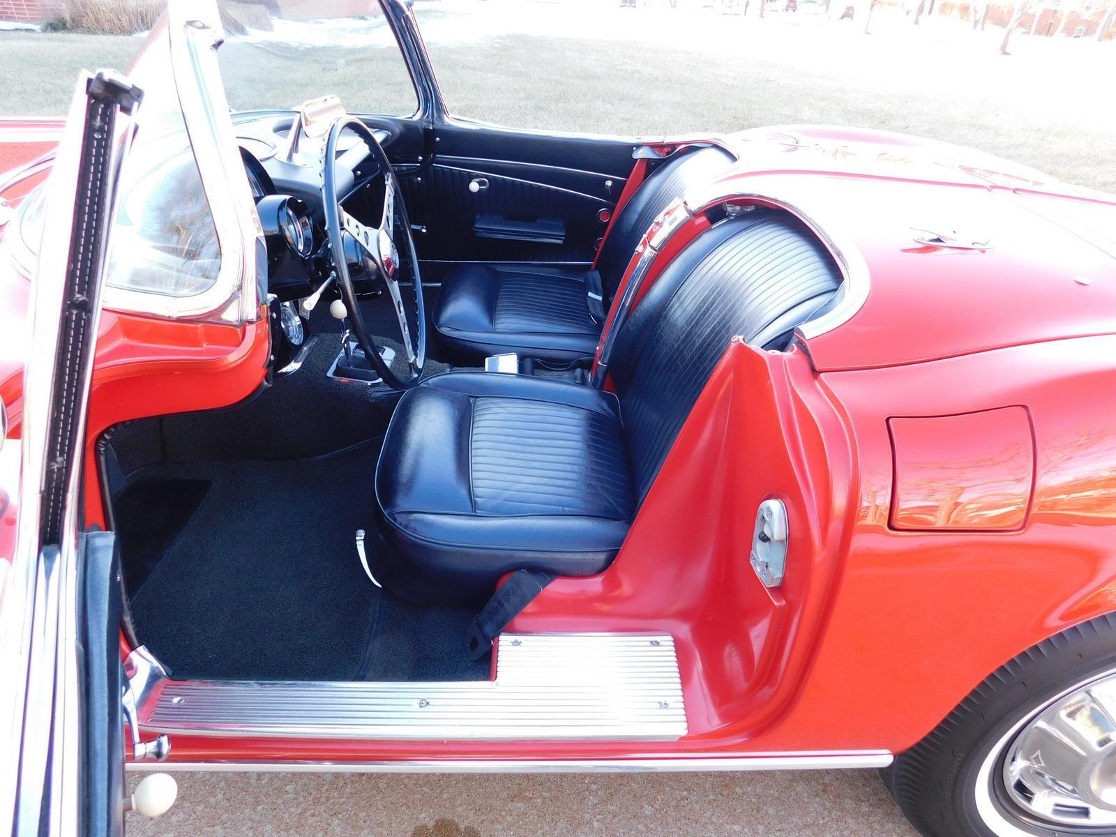 Chevrolet-Corvette-Cabriolet-1962-Red-Black-131857-25