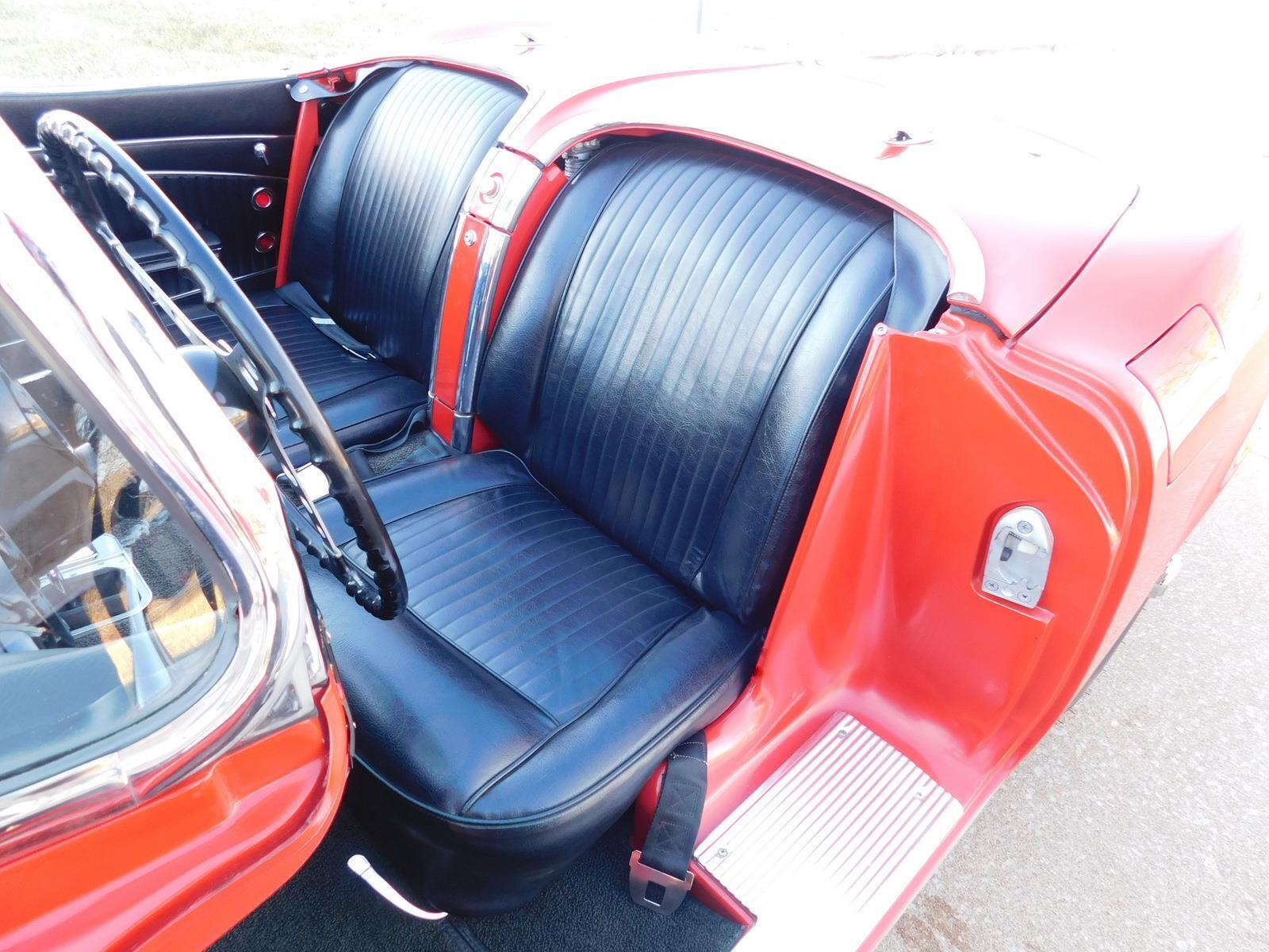 Chevrolet-Corvette-Cabriolet-1962-Red-Black-131857-26