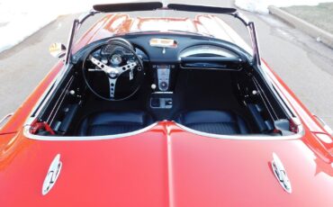 Chevrolet-Corvette-Cabriolet-1962-Red-Black-131857-31