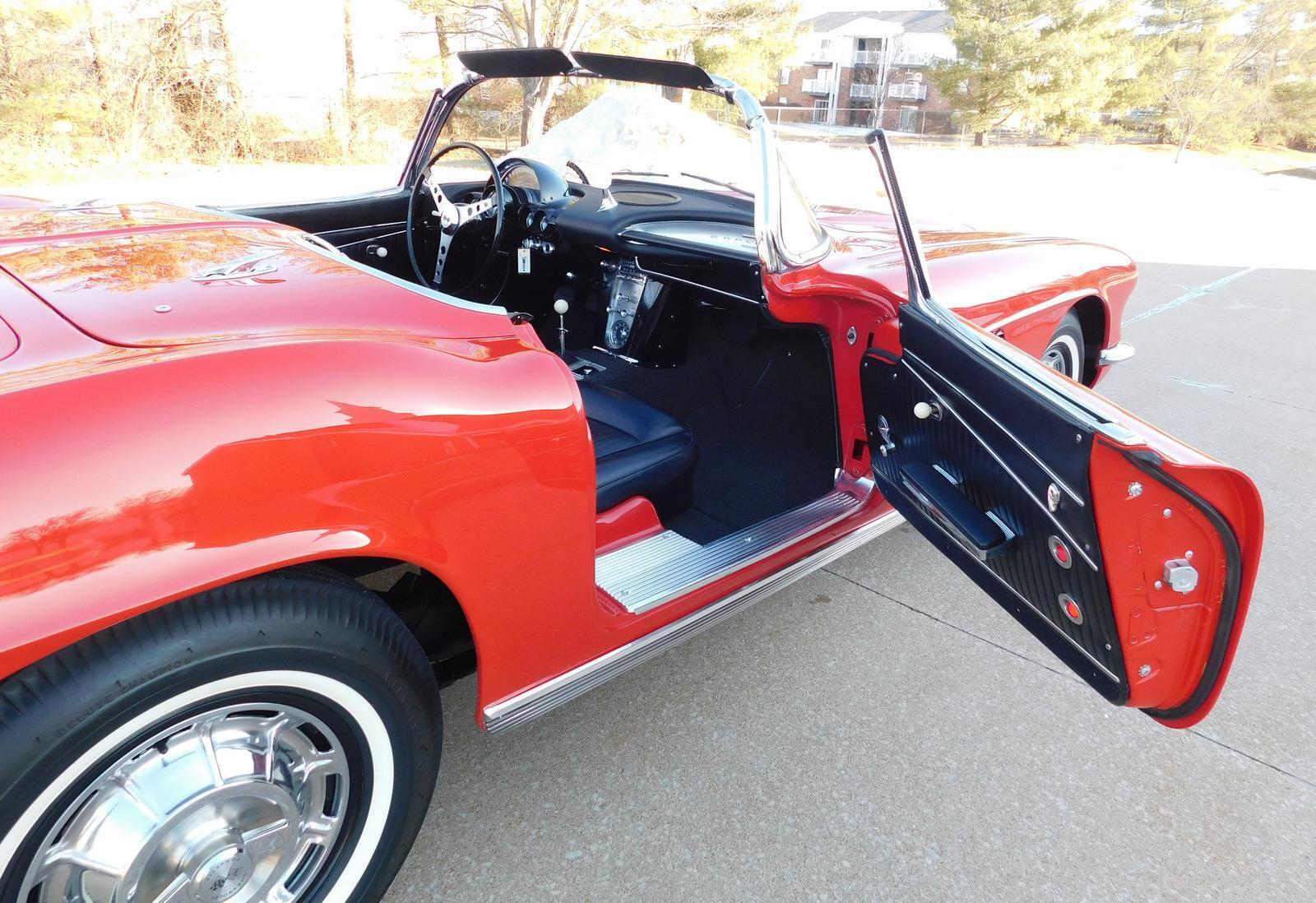 Chevrolet-Corvette-Cabriolet-1962-Red-Black-131857-33