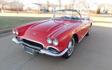 Chevrolet-Corvette-Cabriolet-1962-Red-Black-131857-7