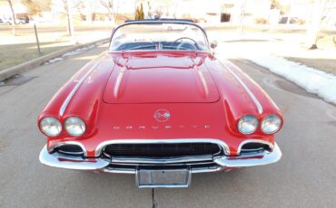 Chevrolet-Corvette-Cabriolet-1962-Red-Black-131857-8