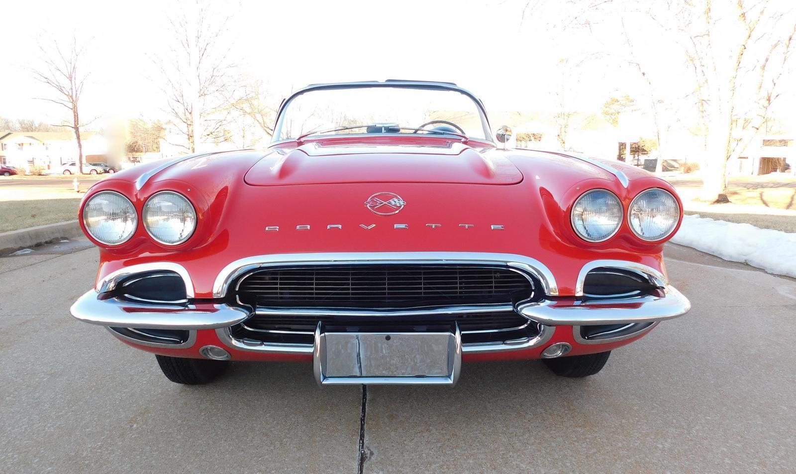 Chevrolet-Corvette-Cabriolet-1962-Red-Black-131857-9