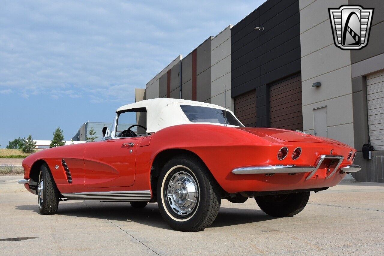 Chevrolet-Corvette-Cabriolet-1962-Red-Black-39595-4