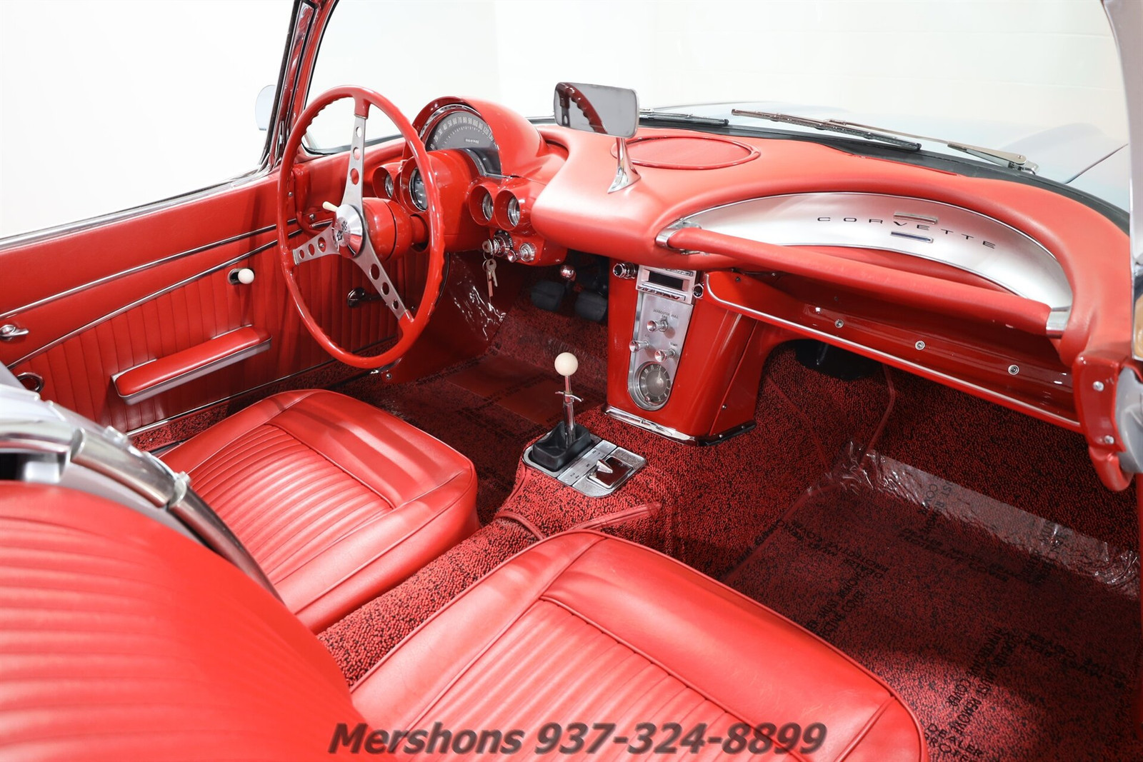 Chevrolet-Corvette-Cabriolet-1962-Silver-Red-139202-12