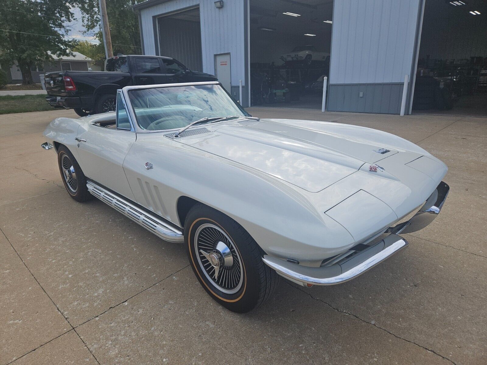 Chevrolet-Corvette-Cabriolet-1966-16