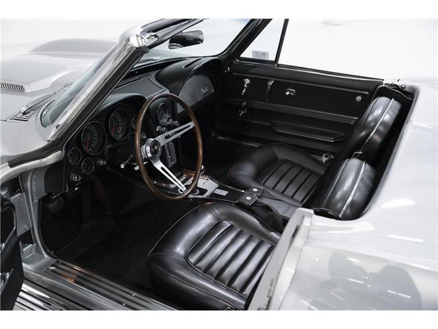 Chevrolet-Corvette-Cabriolet-1966-Silver-Black-31529-15