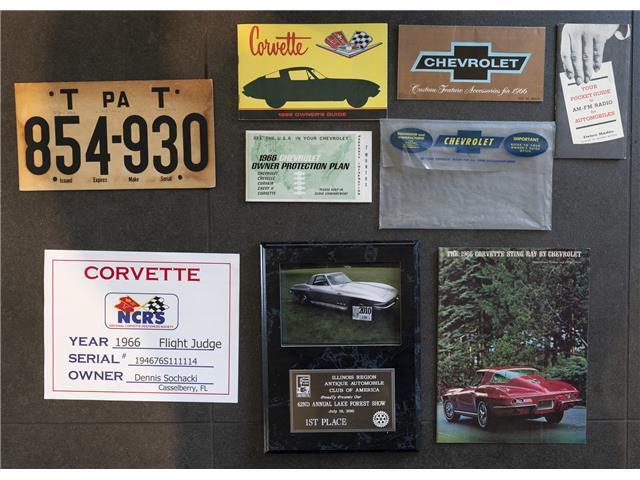 Chevrolet-Corvette-Cabriolet-1966-Silver-Black-31529-21