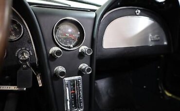 Chevrolet-Corvette-Cabriolet-1966-Yellow-Black-31-15