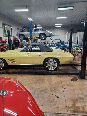 Chevrolet-Corvette-Cabriolet-1967-Yellow-Black-51499-13