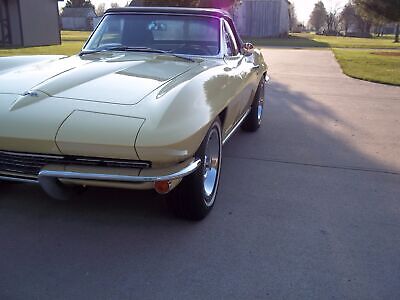 Chevrolet-Corvette-Cabriolet-1967-Yellow-Black-51499-2