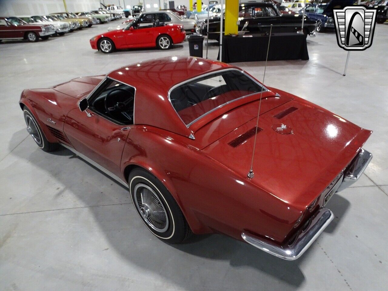 Chevrolet-Corvette-Cabriolet-1970-Marlboro-Maroon-Black-135085-4