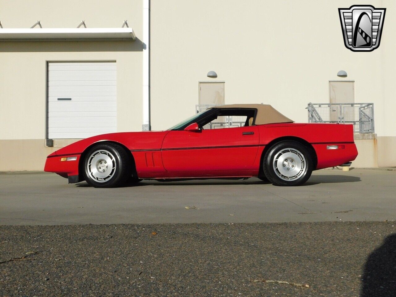 Chevrolet-Corvette-Cabriolet-1986-Red-Tan-55962-10