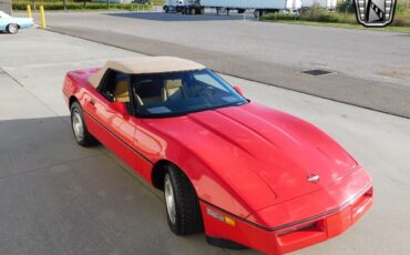 Chevrolet-Corvette-Cabriolet-1986-Red-Tan-55962-7