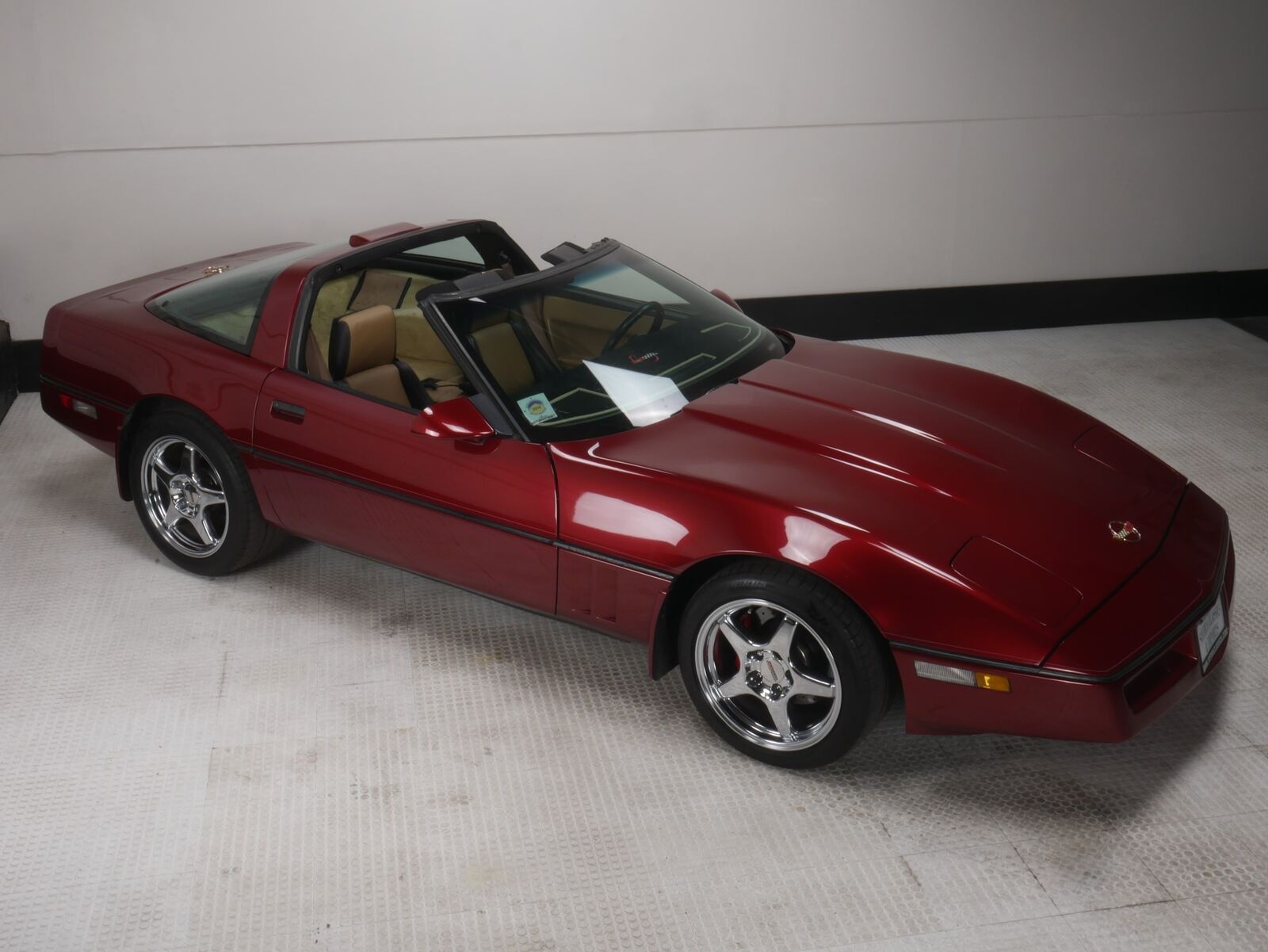 Chevrolet-Corvette-Cabriolet-1987-Maroon-Tan-253977-1