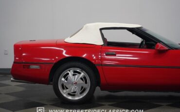 Chevrolet-Corvette-Cabriolet-1988-32