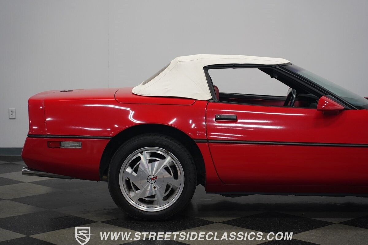 Chevrolet-Corvette-Cabriolet-1988-32