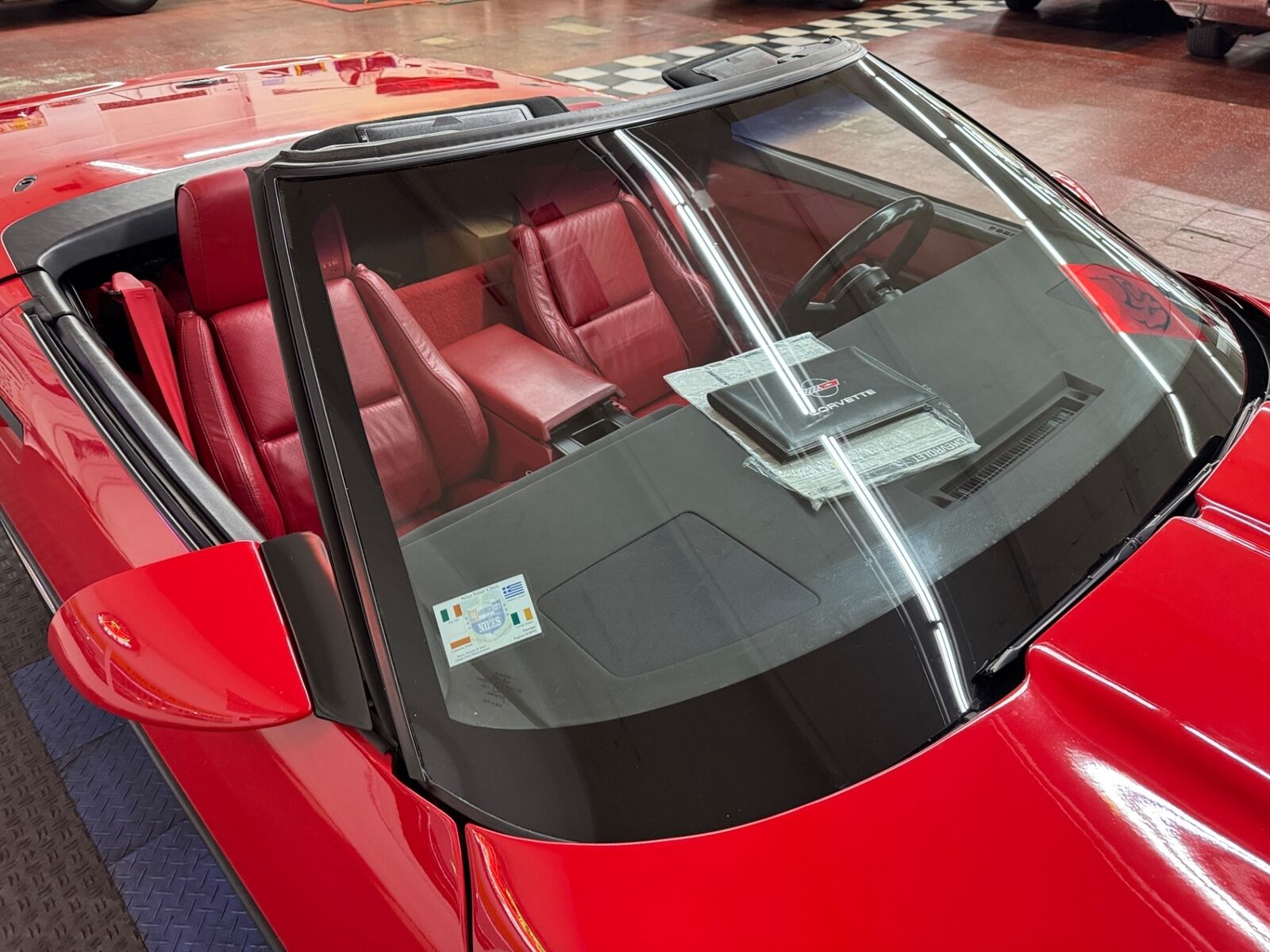 Chevrolet-Corvette-Cabriolet-1988-Red-Red-24140-19