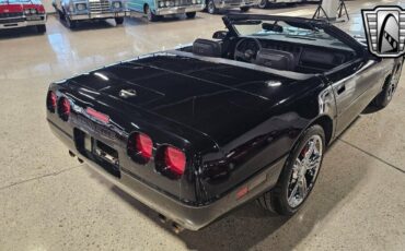 Chevrolet-Corvette-Cabriolet-1989-Black-Black-187123-4