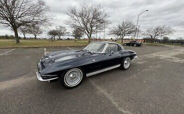 Chevrolet-Corvette-Coupe-1963-1