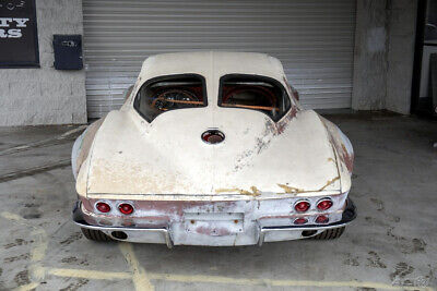 Chevrolet-Corvette-Coupe-1963-3