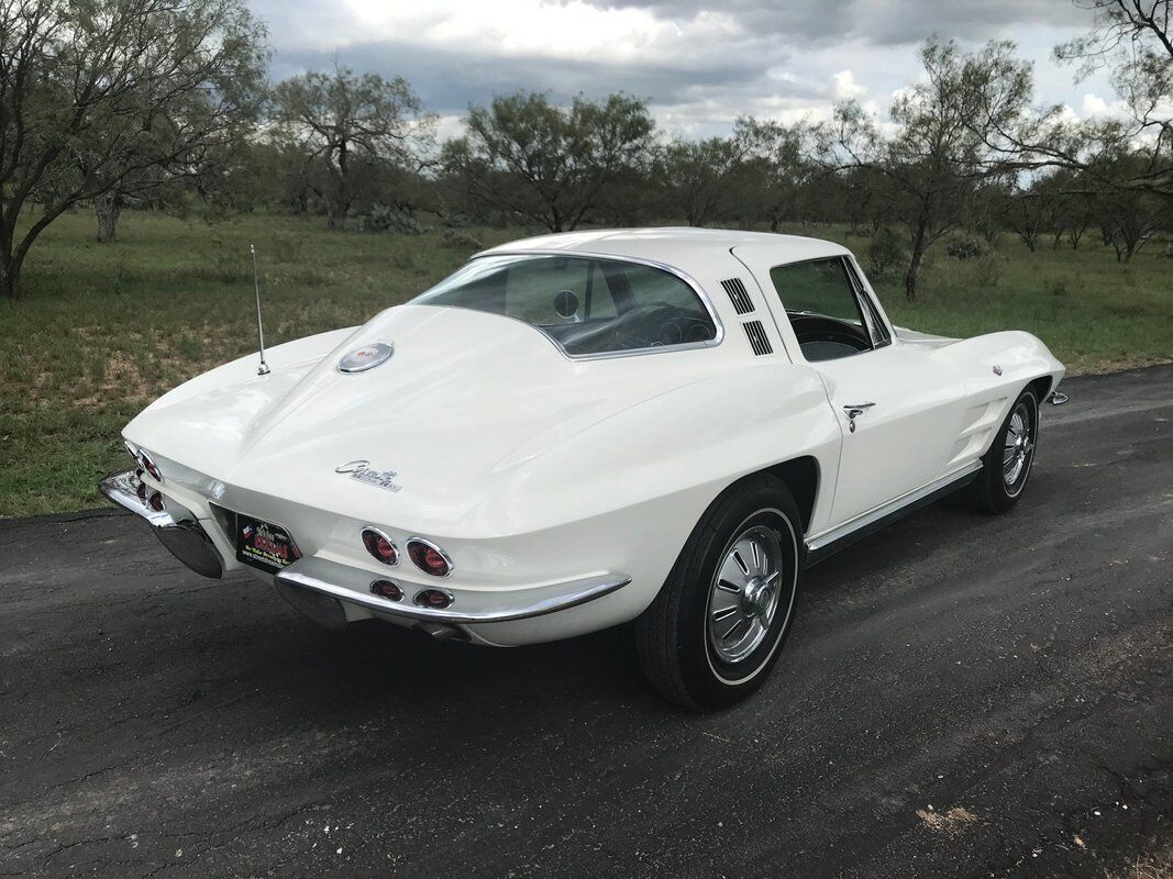 Chevrolet-Corvette-Coupe-1964-4