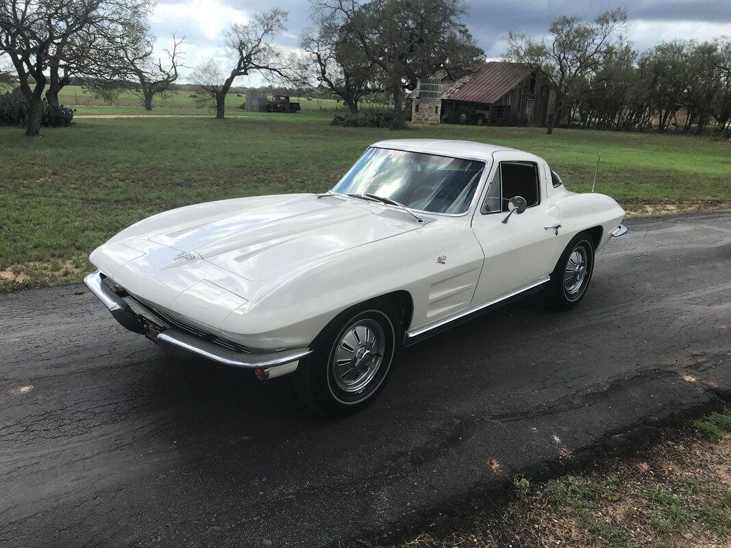 Chevrolet Corvette Coupe 1964