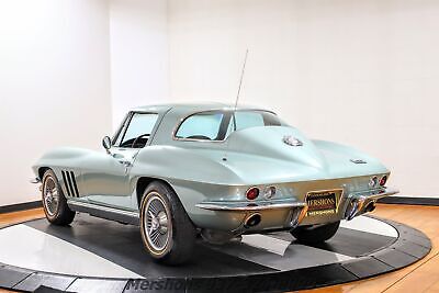 Chevrolet-Corvette-Coupe-1966-Green-Green-18934-4