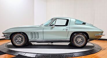 Chevrolet-Corvette-Coupe-1966-Green-Green-18934-5