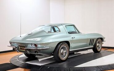 Chevrolet-Corvette-Coupe-1966-Green-Green-18934-8