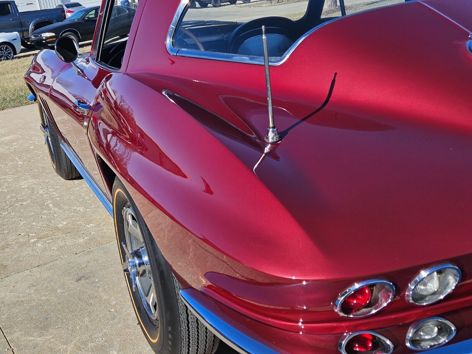 Chevrolet-Corvette-Coupe-1966-MILANO-MAROON-Black-94291-17