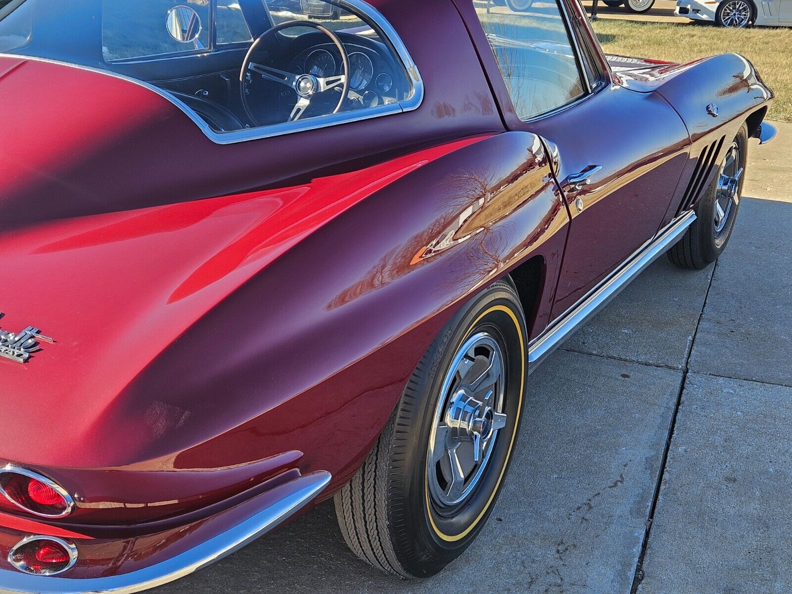 Chevrolet-Corvette-Coupe-1966-MILANO-MAROON-Black-94291-18