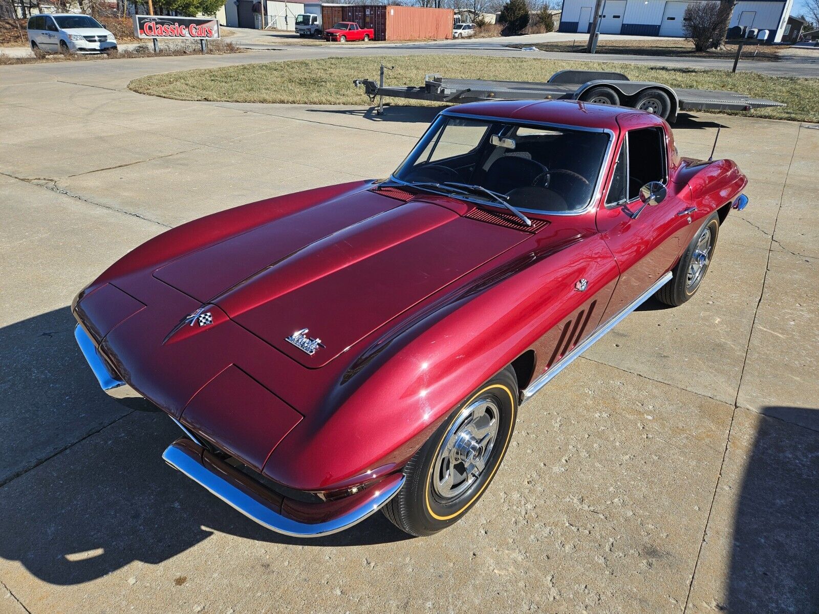 Chevrolet-Corvette-Coupe-1966-MILANO-MAROON-Black-94291-2