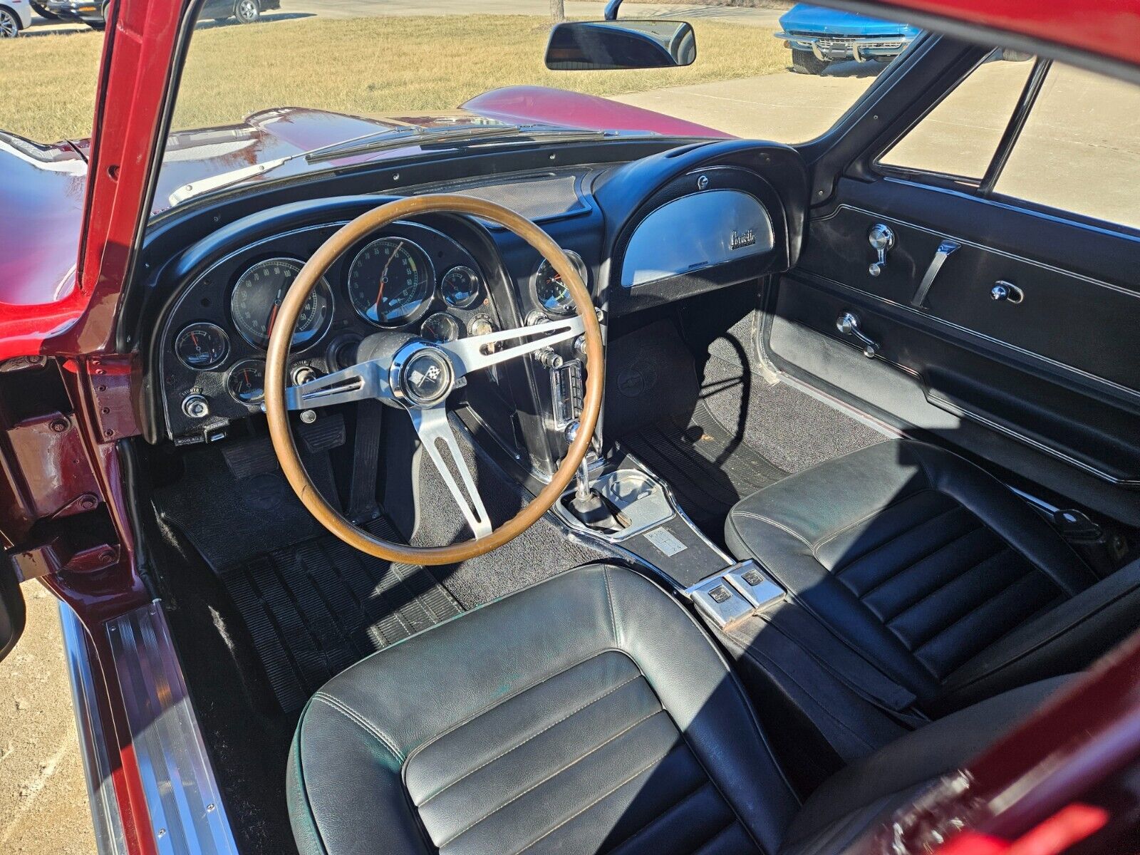 Chevrolet-Corvette-Coupe-1966-MILANO-MAROON-Black-94291-26