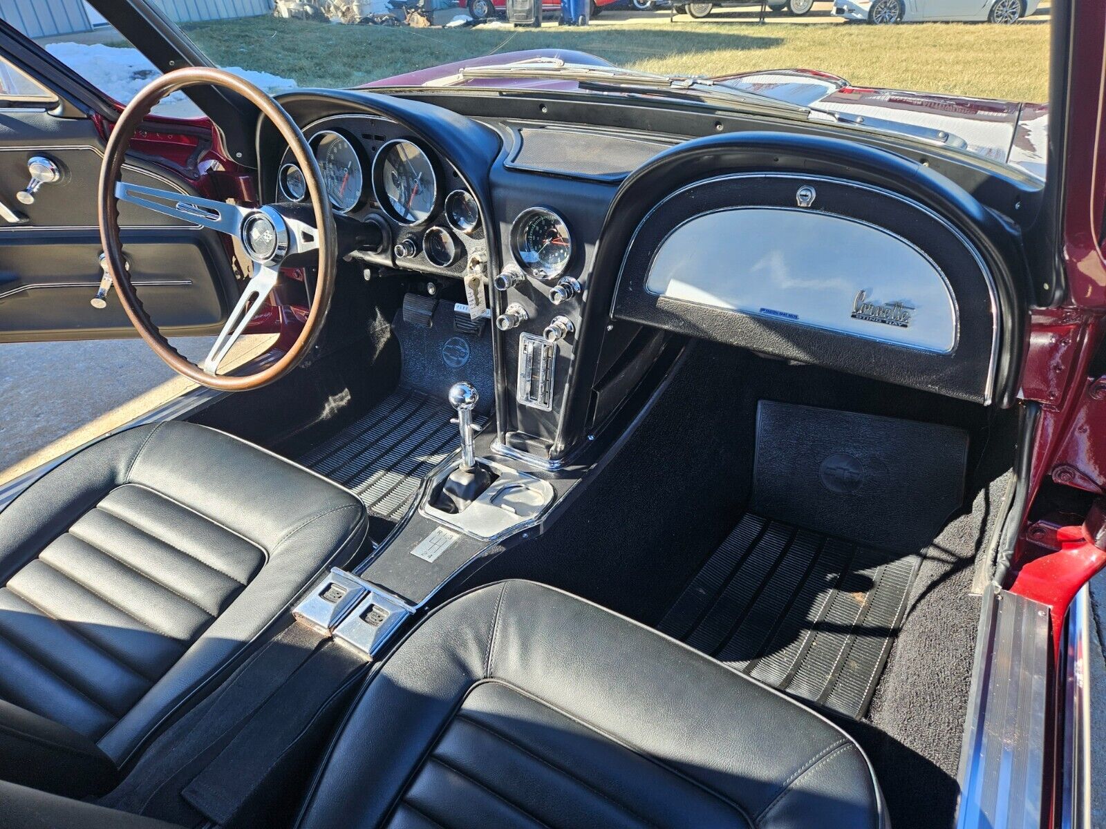 Chevrolet-Corvette-Coupe-1966-MILANO-MAROON-Black-94291-28